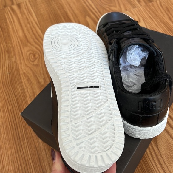 McQ Alexander McQueen Logo Printed Sneakers - Picture 6 of 8